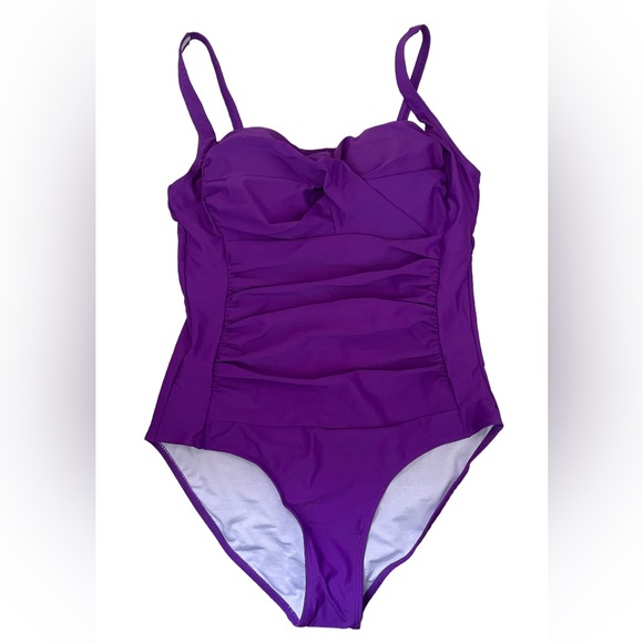 One-Piece Ruched Twist Front Swimsuit - Picture 2 of 4